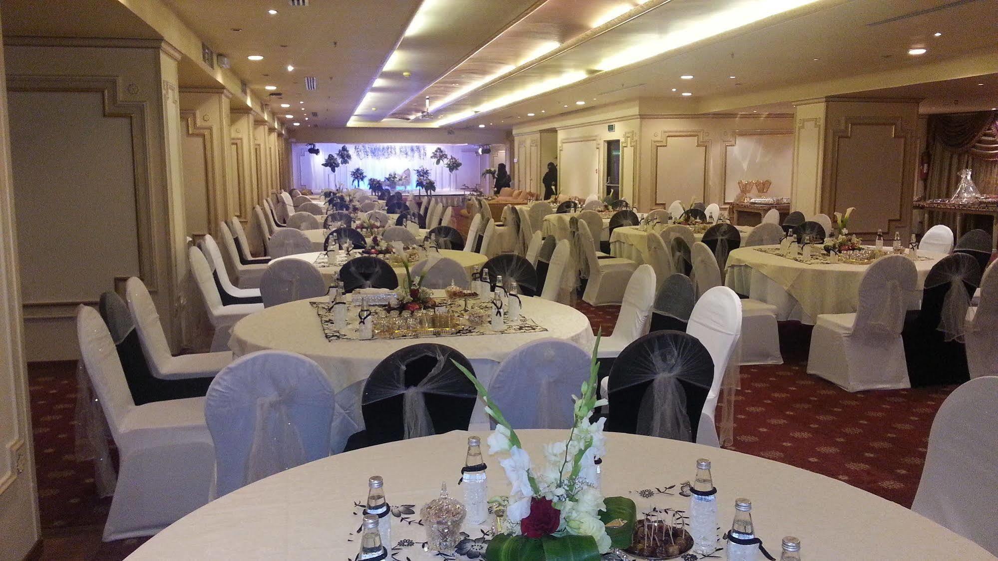 מלון מכה Al Shohada By Palm Rich Makkah מראה חיצוני תמונה The ballroom of the hotel